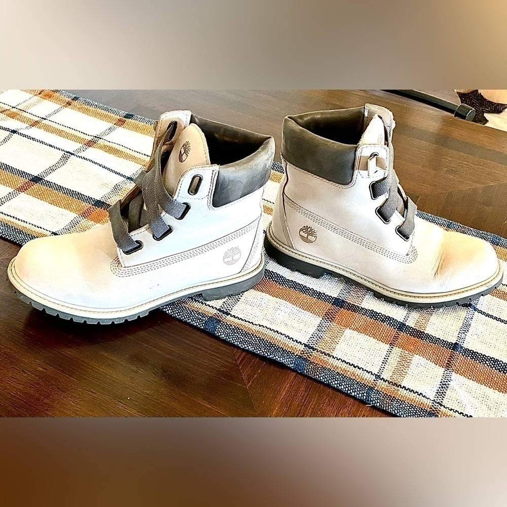 Timberland 6inch premium convenience boots in beige…‌‌‌‌‌‌‌‌‌‌‌‌‌‌‌ - Picture 4 of 5